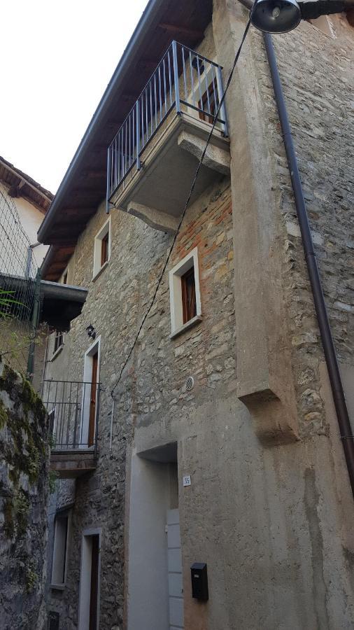 Delphina'S House Villa Lezzeno Bagian luar foto
