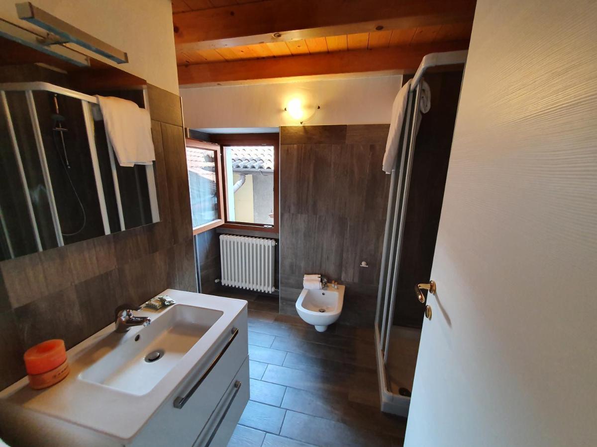 Delphina'S House Villa Lezzeno Bagian luar foto
